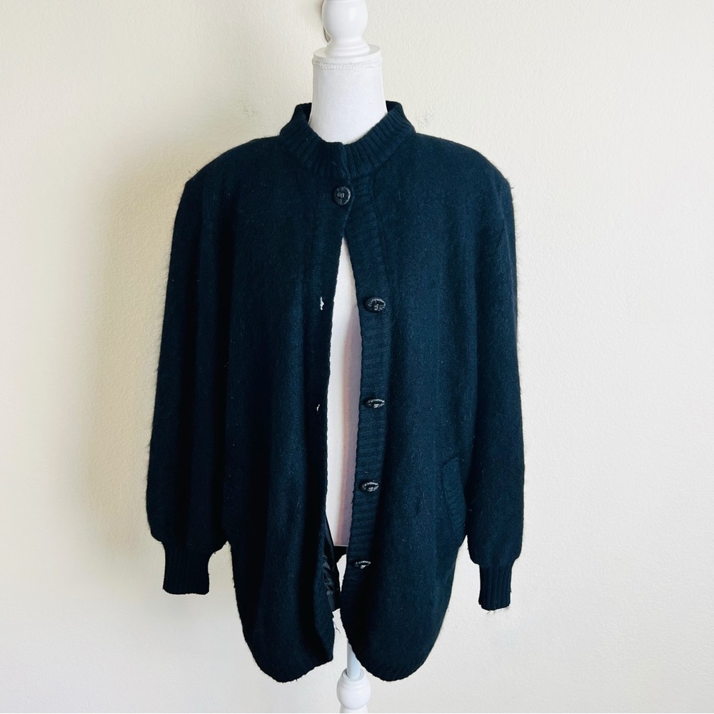 VTG Connie A Lee Black Fuzzy Shoulder Structure Button Up Bomber Jacket